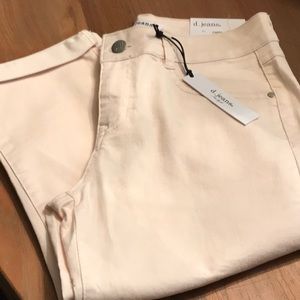 Women’s blush Capri